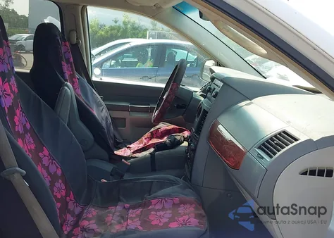 2008 Chrysler Town & Country Lx from USA, damaged, VIN 2A8HR44H68R748665